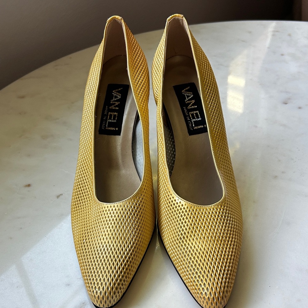 Vaneli‎ Leather golden Yellow Mesh Heels 8N
